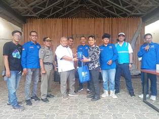 https://www.gardatipikornews.com/diduga-oknum-guru-pns-yang-bertugas-di-sdn-1-walahcageur-resmi-laporkan-ke-pihak-berwajib