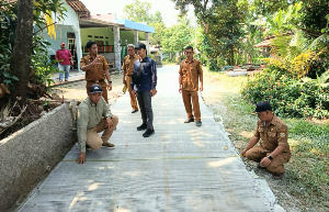 https://www.gardatipikornews.com/bantuan-aspirasi-rutilahu-kec-ciseeng-disalurkan-pospera-bagi-20-keluarga-penerima-manfaat-dan-pengadaan-material-dengan-system-tender