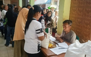 https://www.gardatipikornews.com/kk-beristrikan-guru-pppk-paruh-waktu-di-kab-sukabumi-menyoal-bpjs-pbi-dinonaktifkan-miris-gtk-di-kabupaten-sukabumi-tidak-mendapatkan-bpjs-gratis